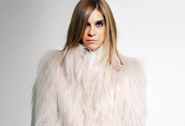 5 paşi simpli să te transformi într-o femeie fatală de Valentine’s Day