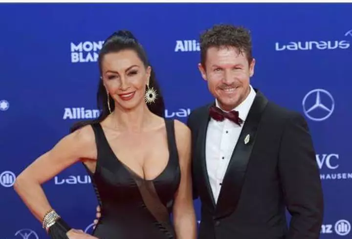 Liviu Teodorescu şi Dorian Popa sunt terorizaţi de fane