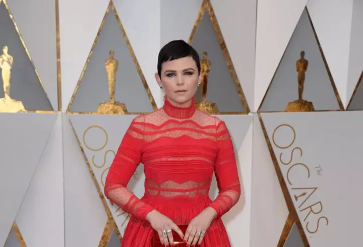 Veste bună pentru fashioniste: Topshop vine în România