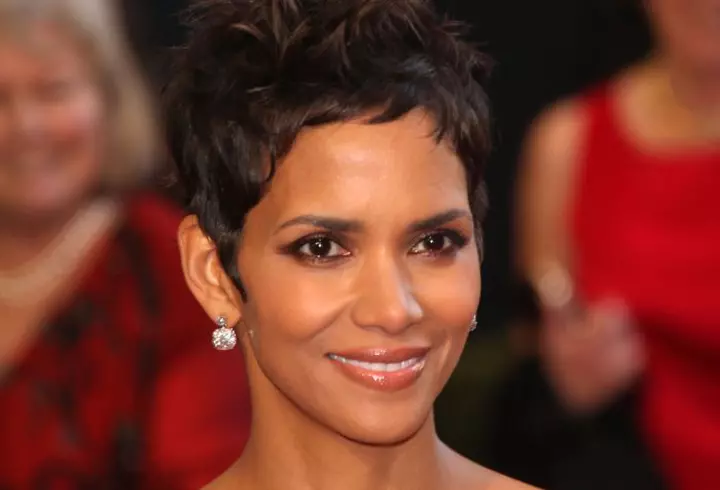 3 ţinute fulger cu Lili Sandu