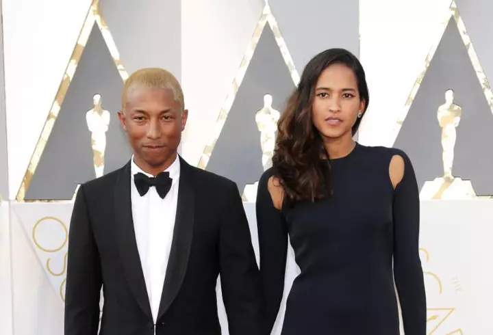 Bătaie cu frișcă între vedete la „Neatza cu Răzvan și Dani”