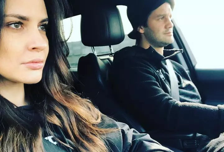 Andreea Marin şi-a schimbat imaginea. Apariţie spectaculoasă într-o rochie roşie