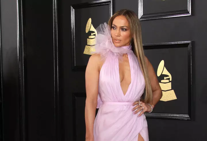 3 ţinute fulger cu Lili Sandu