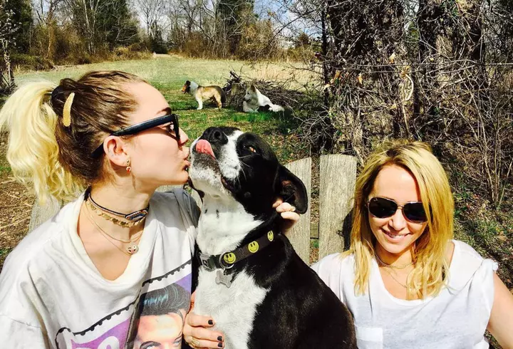 Mariah Carey își pune copiii să muncească pentru ea