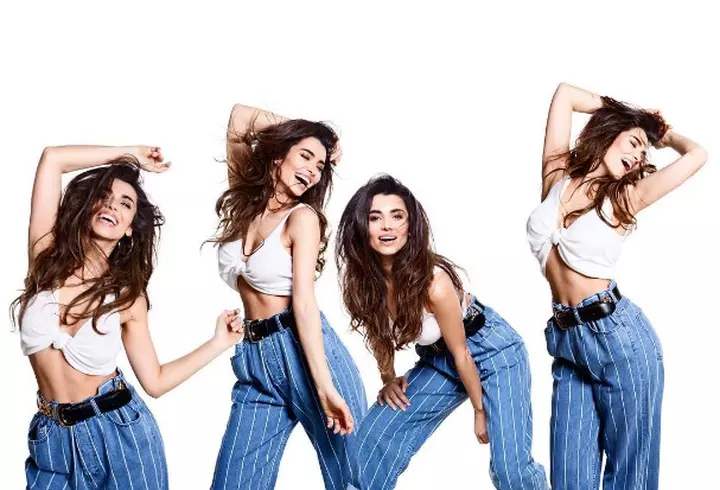 3 ţinute fulger cu Lili Sandu