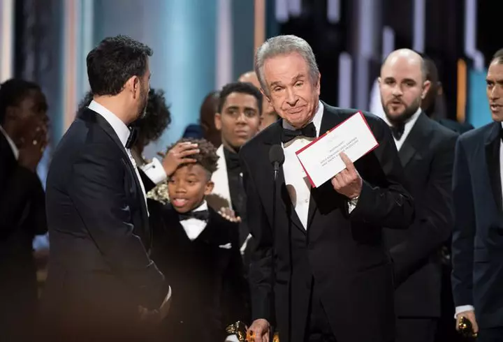 Hashtag-ul zilei: #stopsalopetamea