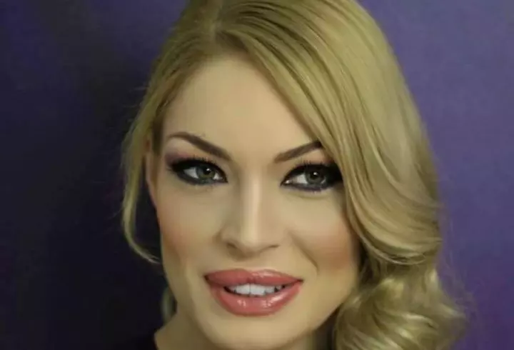 3 ţinute fulger cu Lili Sandu