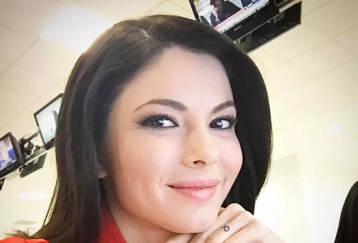 Look-ul zilei - Victoria Beckham, atât de stylish la o plimbare prin Paris