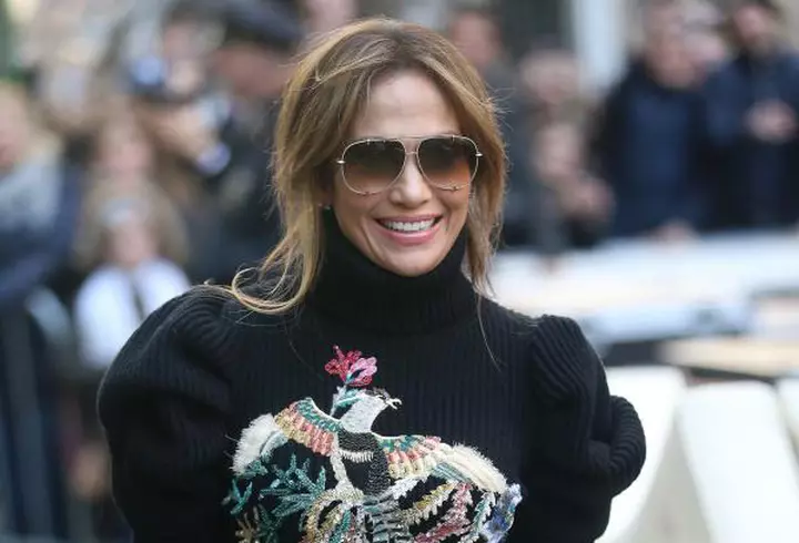 Look-ul zilei - Victoria Beckham, atât de stylish la o plimbare prin Paris