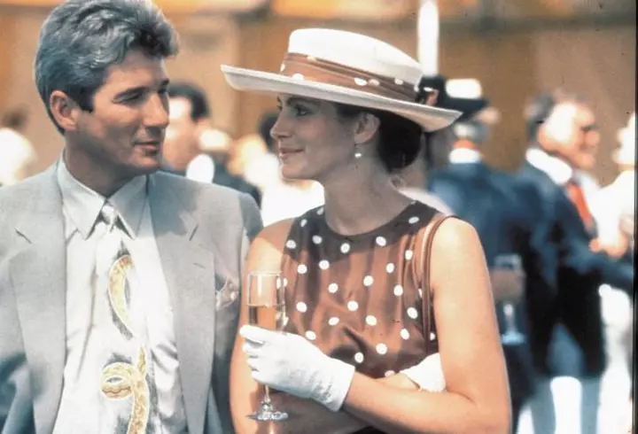 Look-ul zilei - Victoria Beckham, atât de stylish la o plimbare prin Paris