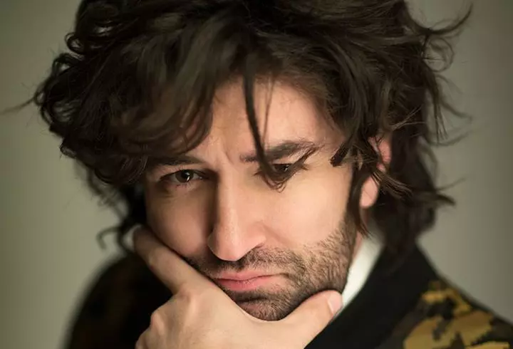 Look-ul zilei - Victoria Beckham, atât de stylish la o plimbare prin Paris