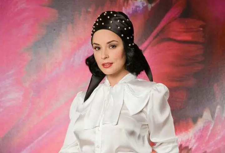 Look-ul zilei - Victoria Beckham, atât de stylish la o plimbare prin Paris