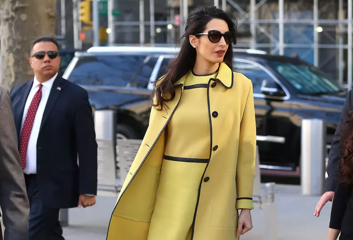 Look-ul zilei - Victoria Beckham, atât de stylish la o plimbare prin Paris