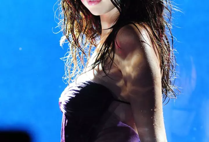 Mihaela Rădulescu, extrem de sexy și senzuală într-un videoclip