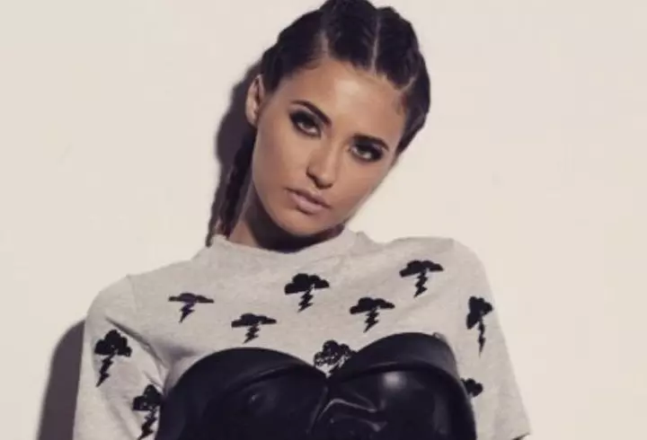 Ce ascunde Carmen Brumă în poşetă