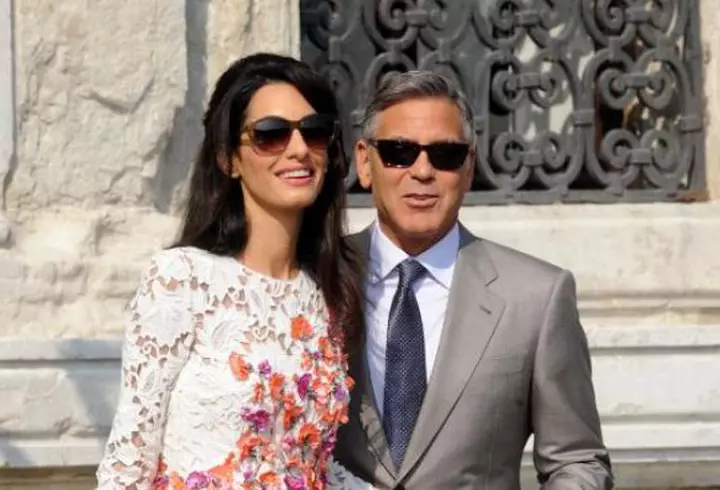 Valentina Pelinel şi-a botezat băieţelul. Ce a purtat vedeta într-o zi atât de specială!