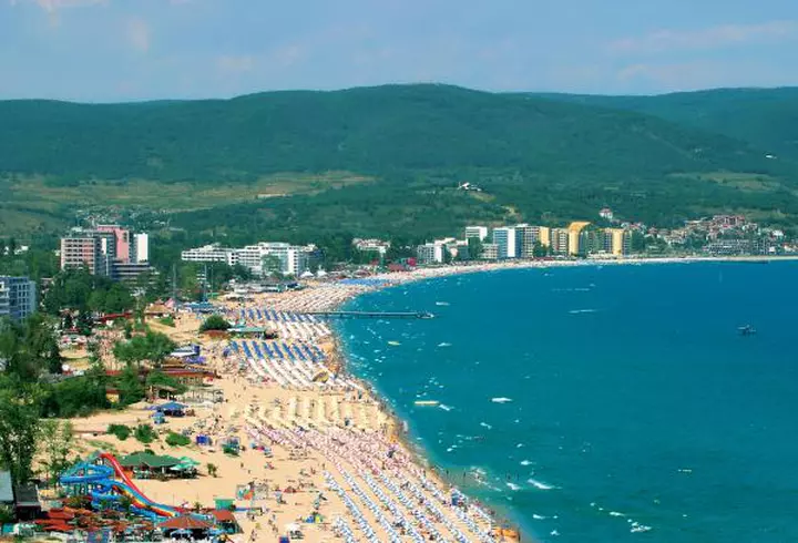 Studiu eJobs: Cum vor petrece angajații români minivacanța de 1 mai