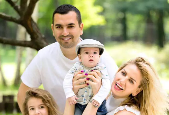 Cele mai frumoase pălării de la Garden Party-ul de la Palatul Elisabeta de Ziua Regalității. Iată ultimele tendințe!