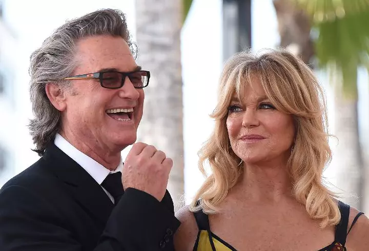 Emmanuel Macron îi ia apărarea soției sale și vorbește despre obsesia pe care mass-media a dezvoltat-o pentru Brigitte Trogneux