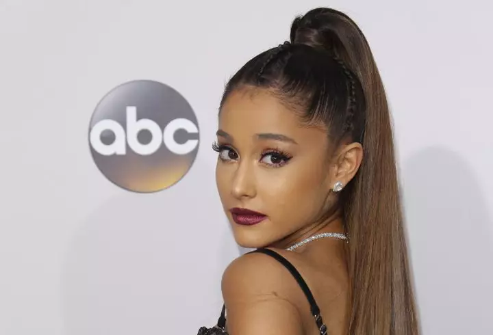 Verdictul lui Ovidiu Buta pentru ţinuta purtată de Alexandra Ungureanu la Viva! Party 2017