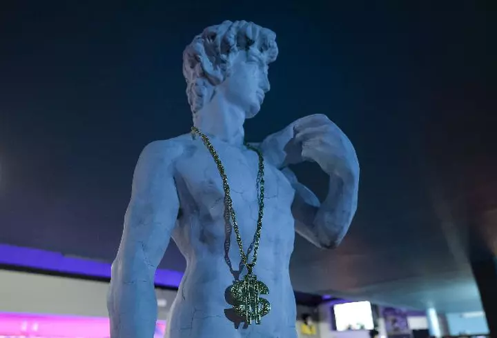 Emmanuel Macron îi ia apărarea soției sale și vorbește despre obsesia pe care mass-media a dezvoltat-o pentru Brigitte Trogneux