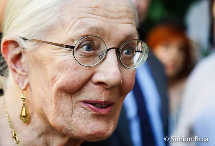 Andra: „Un zâmbet are puterea de a crea schimbări în viețile noastre, dar și în viețile celor apropiați nouă"