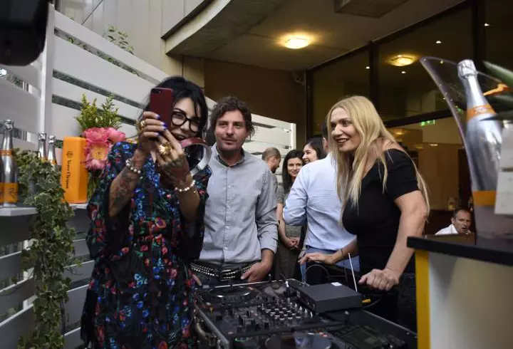 Vedete la Viva! Monday Fever Party – Uite ce ținute au ales pentru o zi de luni