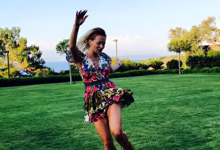 Frumusețea nu are vârstă! Iepurașii Playboy au reconstituit copertele din urmă cu 38 de ani. Iată rezultatul!