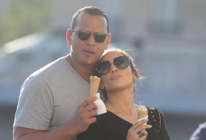 Irina Columbeanu a avut prima întâlnire cu fanii! A primit multe cadouri - VIDEO