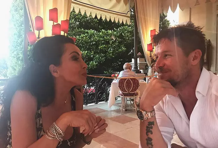 Oglindă, oglinjoară, cine-i cel mai musculos din țară?