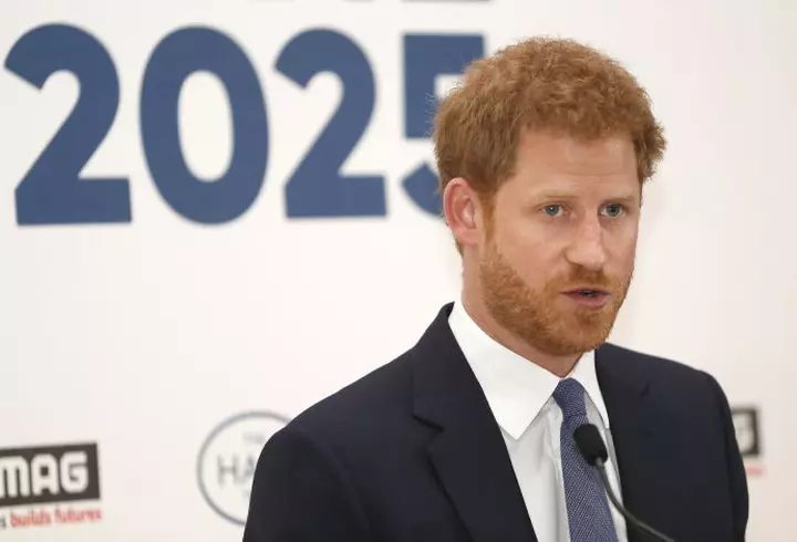 Oglindă, oglinjoară, cine-i cel mai musculos din țară?