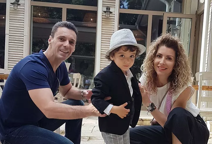 Cum arată fiul cel mic al lui Arnold Schwarzenegger, la 22 de ani. Tatăl lui a fost Mr. Universe, iar el suferă de obezitate morbidă