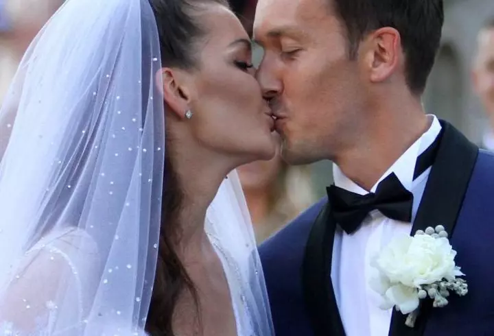 Mădălina Ghenea și-a arătat fiica pentru prima dată. Iată cu cine seamănă micuța!