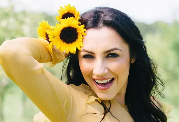 Mădălina Ghenea și-a arătat fiica pentru prima dată. Iată cu cine seamănă micuța!