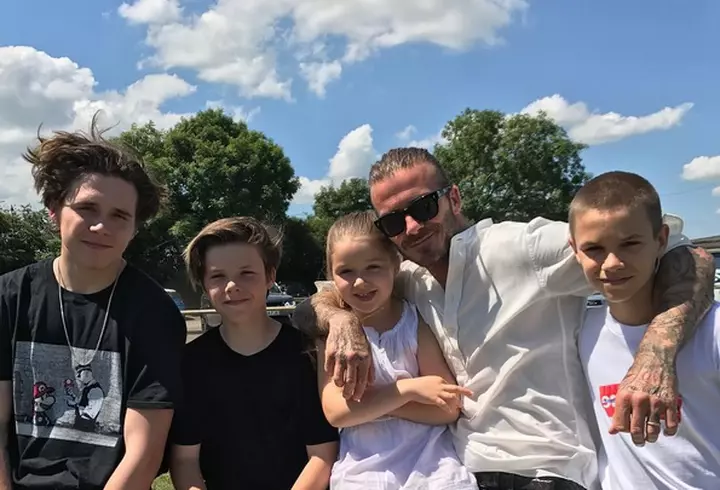 Mădălina Ghenea - vacanță în doi în Grecia. Iată cum arată vedeta în costum de baie la doar trei luni de când a născut!