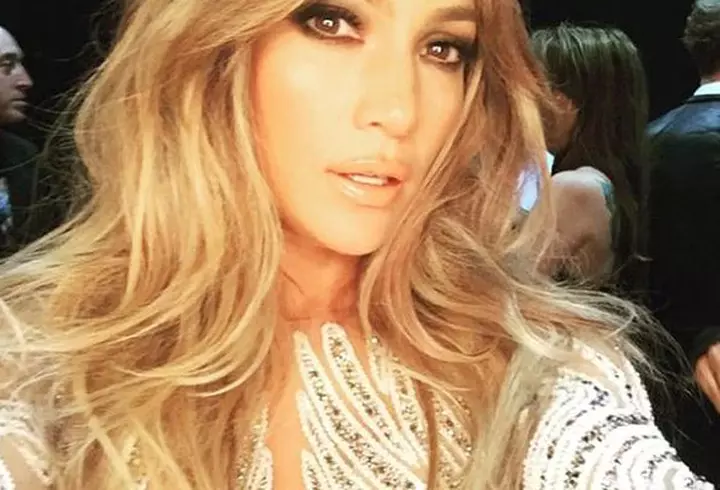 Mădălina Ghenea și-a arătat fiica pentru prima dată. Iată cu cine seamănă micuța!