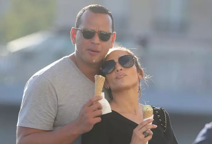 Magda Vasiliu a anunţat ca băieţelul ei suferă de cancer. Mesajul cutremurator al mamei