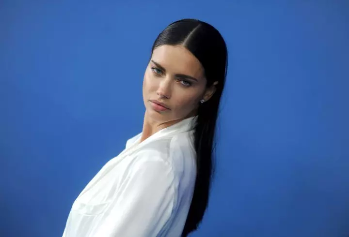 Cum arată locuința în care Chester Bennington s-a sinucis