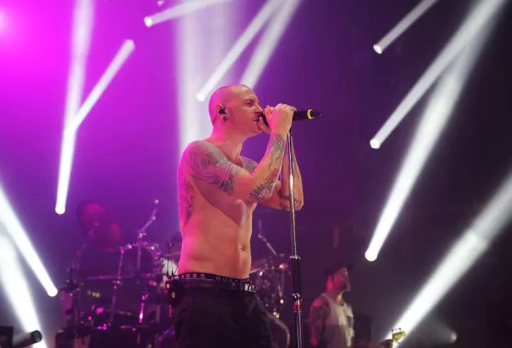 Cum arată locuința în care Chester Bennington s-a sinucis