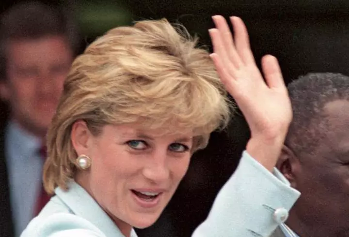 Xenia Deli, moldoveanca care l-a cucerit pe Justin Bieber, s-a căsătorit cu un bărbat cu 36 mai bătrân. Cum a arătat rochia de mireasă și nunta de 1 milion de euro