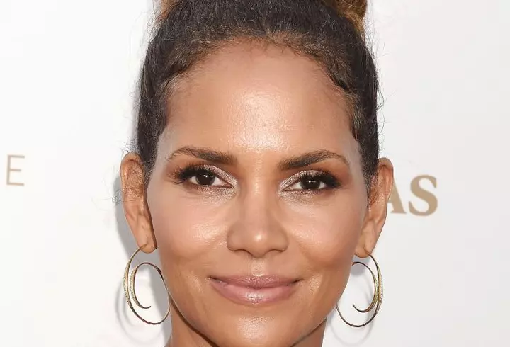 În penultimul episod „Fii în formă cu Viva! & Carmen Brumă”, Carmen le-a provocat pe concurente la un antrenament