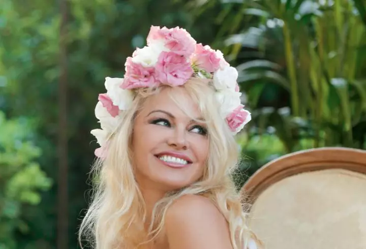 Xenia Deli, moldoveanca care l-a cucerit pe Justin Bieber, s-a căsătorit cu un bărbat cu 36 mai bătrân. Cum a arătat rochia de mireasă și nunta de 1 milion de euro