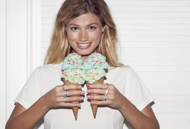 GLAMOUR Street Fashion Show 2017: votează-ți preferatele!