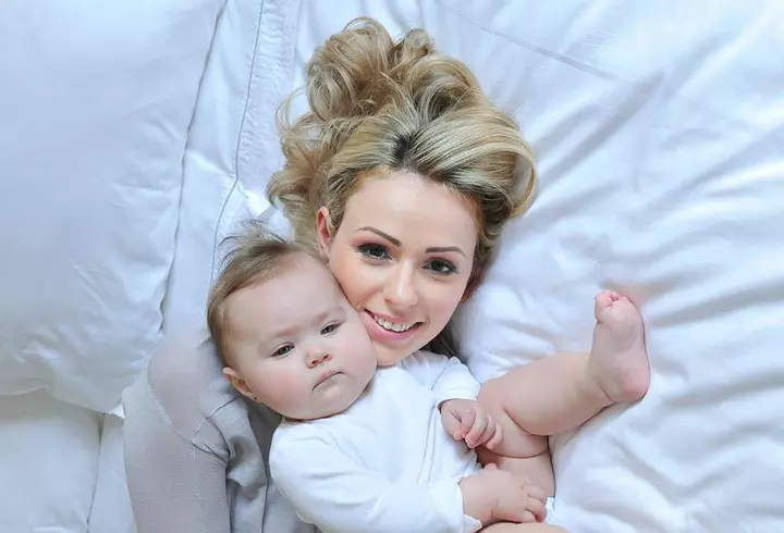 Kim Kardashian „lovește” din nou! Vedeta a pozat full topless!