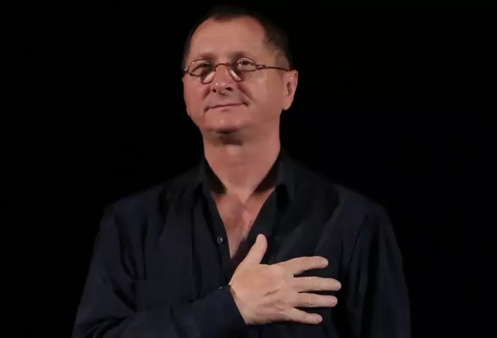 Mihaela Rădulescu împlineşte astăzi 48 de ani. Diva sărbătoreşte în paşi de dans