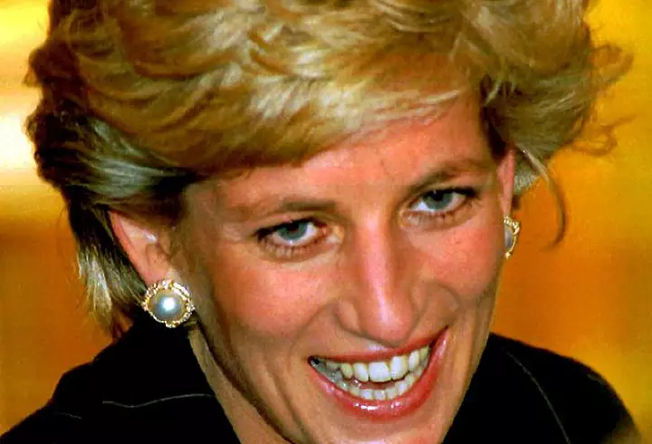 Anca Serea comentează propriile apariții în Revista Viva! - VIDEO