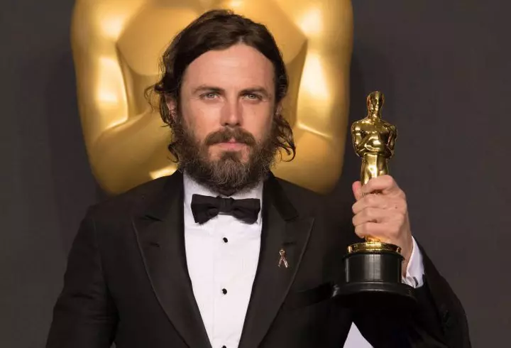 Mihaela Rădulescu împlineşte astăzi 48 de ani. Diva sărbătoreşte în paşi de dans