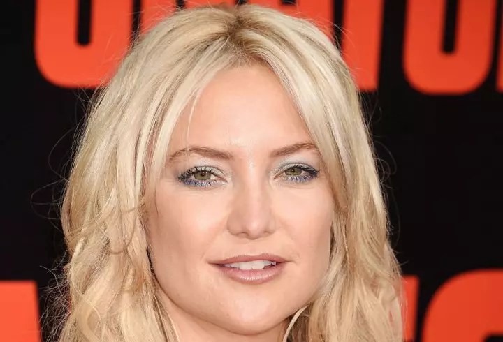 Get the look - Jennifer Lopez. Machiajul smokey eyes în nuanțe de maro, poartă-l și tu!