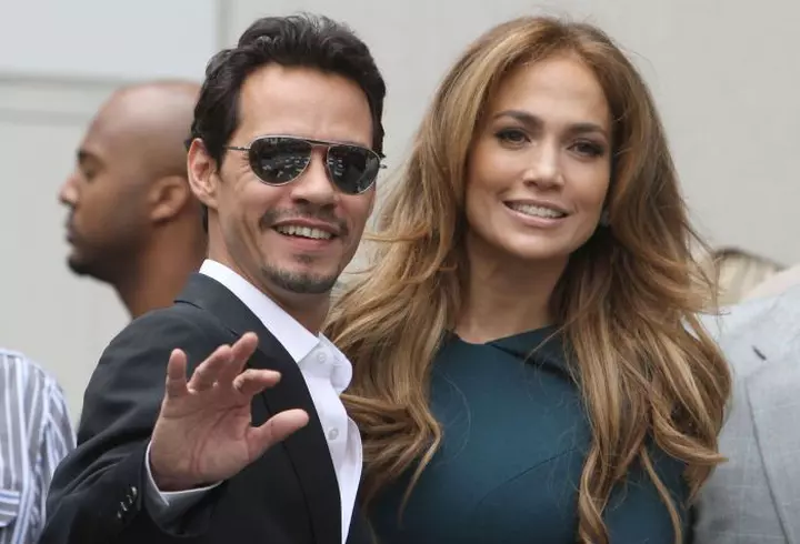 Mihaela Rădulescu împlineşte astăzi 48 de ani. Diva sărbătoreşte în paşi de dans