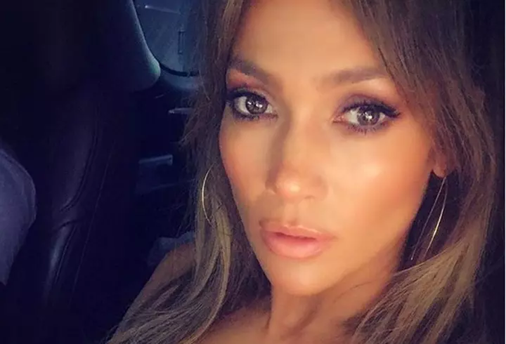 Emmanuel şi Brigitte Macron vizitează astăzi România. Cu ce ţinute a impresionat Prima Doamnă a Franţei până acum!